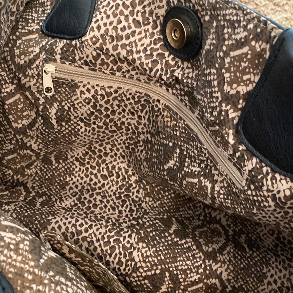 Black Croc-Embossed Tote Bag - Picture 7 of 7